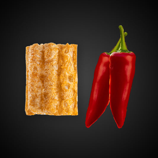 HexaCrunch Crimson Burn Paprika – cricket protein cracker with smoky red chili heat and bold roasted flavour.